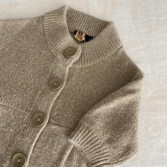 Cozy comfy neutral sweater - Picture 3 of 11